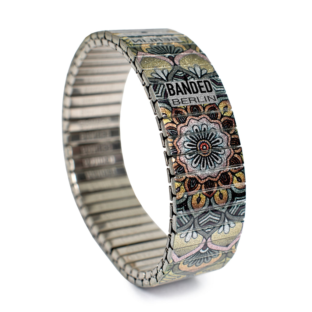 18mm - Mandalas Métallique - Jerome, Arizona  Banded's Metallic take on our Best selling Mandala styles from our Air Banded collection that we sell onboard Lufthansa & Swiss airlines. ©️2023 Banded Bracelets