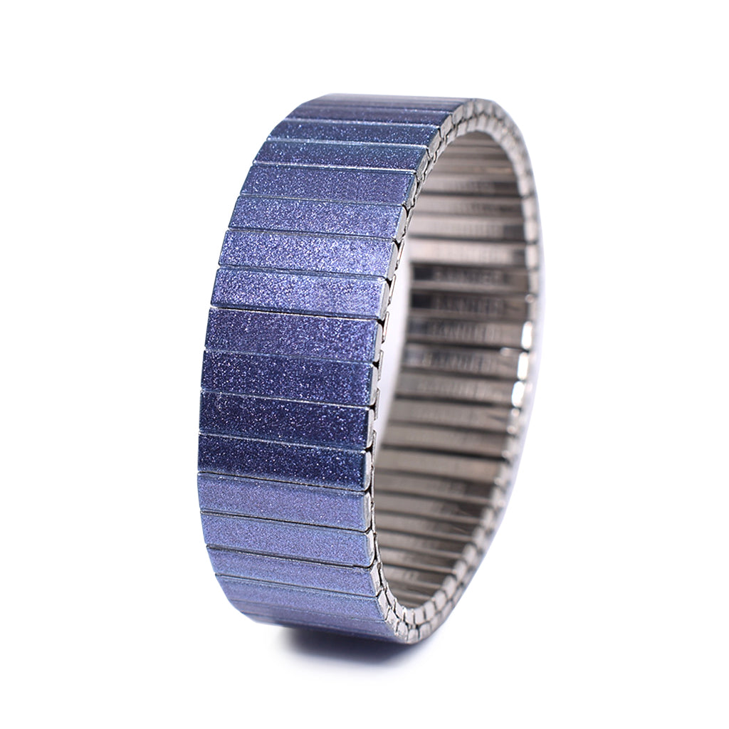 Lilac - Simplicities 18mm Slim Metallic Finish  Simple and pure. This Lilac simplicity shines bright in its glorious gorgeousness.  Stay close to meadows of Edelflieder groves, and dance in the lightness of this official color of unicorns.  keeping in the tradition of simplicity, this stunning color loves to be worn. Stacks incredibly well with the other bandeds. A mix & match bonanza with endless possibilities.