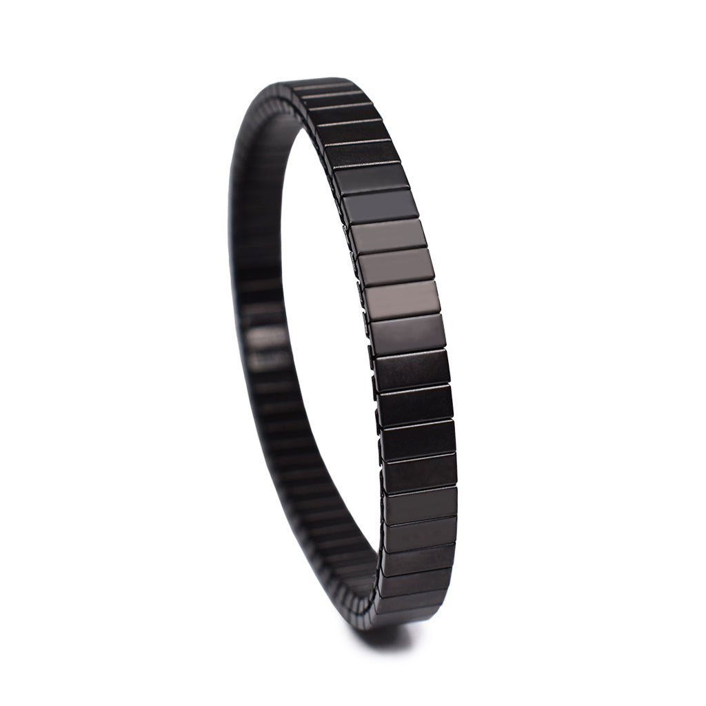Banded Black 6mm - Matte Black   A matte black version of our bracelets. Limited edition  Handmade in Berlin, Germany, with the stamp of authenticity on the inside links. © 2021, banded berlin