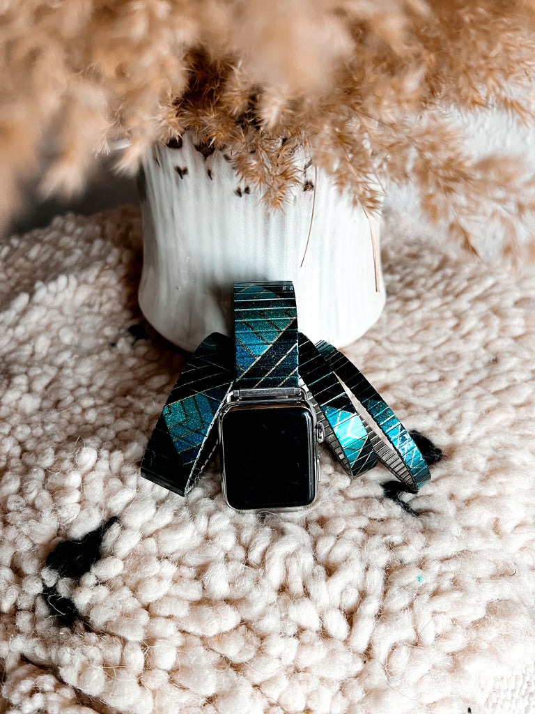 Metropolis - Waldoff - Banded™ Smart Watch  Waldoff - Eine Hommage an Claire Waldoff, die mit ihrem androgynen Look und ihren unvergesslichen Melodien auf den Kabarettbühnen der 20er Jahre zuhause war.