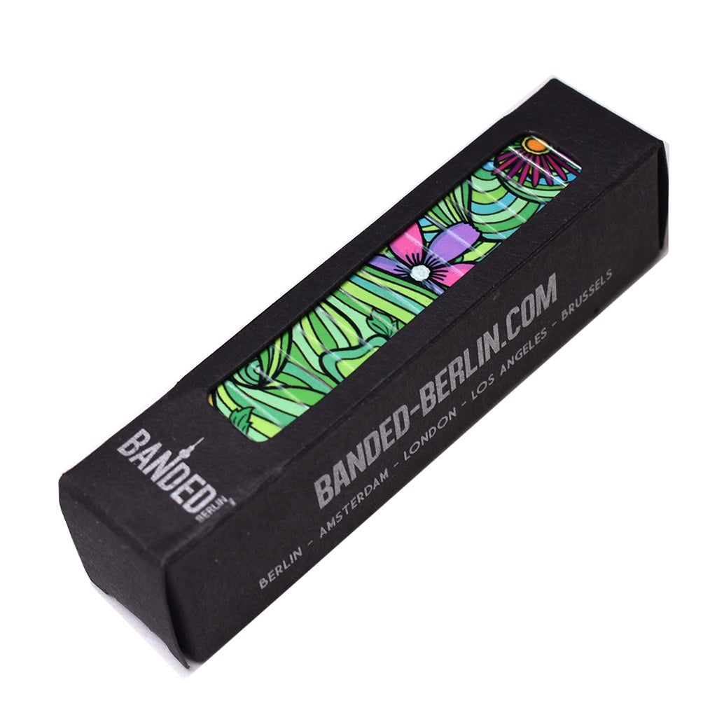 Squiggle Flower Pop- Eat Your Greens A lush green jungle hued version of our best selling “Squiggle Flower Pop” style. New for Summer 2020. Rostfreier Stahl, nickelfrei, kratz- und wasserfest. © 2020, banded berlin